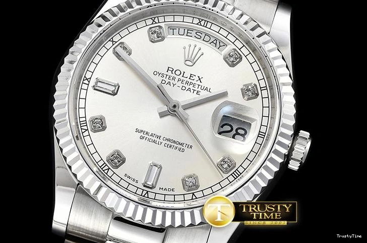 0301 RDD0214C – DayDate 36mm Classic 685